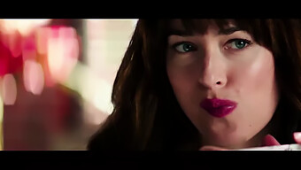 Dakota Johnson, Bdsm Romantik Filmi Fifty Shades Of Freed'De Başrolde