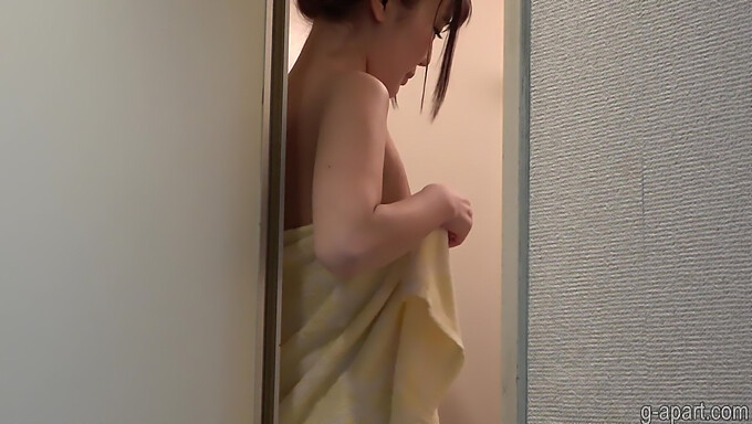 Japanese Schoolgirl Sarina Kurokawa Showers On Camera