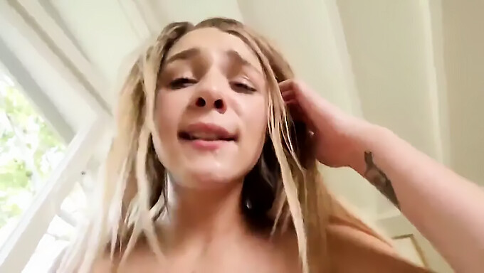 Gabbie Carter Chevauche La Grosse Bite De Son Amant