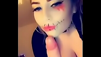 Une Adolescente Amateur Prend Un Étalon Bien Membré Pour S'Amuser À Halloween