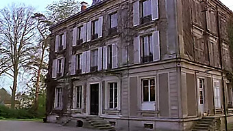 Vintage Video Z Roku 1981 S Chlpatým Rukávnikom Charlotte A Horúcim Výstrekom